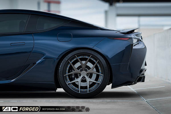 Фото дисков BC Forged HCS21 Глянцевый графит на Lexus LC 500