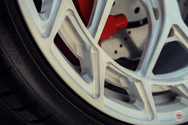 Фото дисков Vossen LC3-01T Глянцевый лак на Audi R8 (4S)