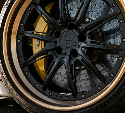 Фото дисков Strasse Wheels SV10-RS Performance на Ferrari 458