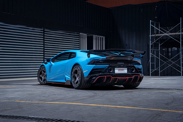 Фото дисков Brixton Forged TR04 Сатиновый темный лак на Lamborghini Huracan