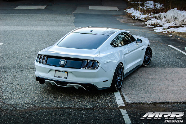 Фото дисков MRR M350 Черный глянец на Ford Mustang VI