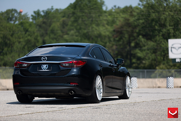 Фото дисков Vossen VFS-2 Серебро на Mazda 6 III (GJ)