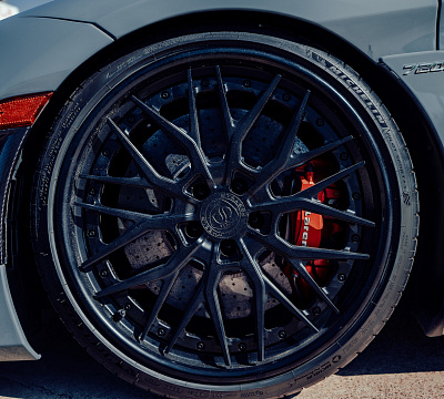 Фото дисков Strasse Wheels SV10M Deep Concave FS на McLaren 720S