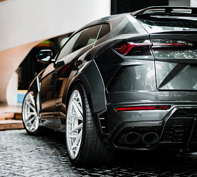 Фото дисков Brixton Forged PF8 на Lamborghini Urus
