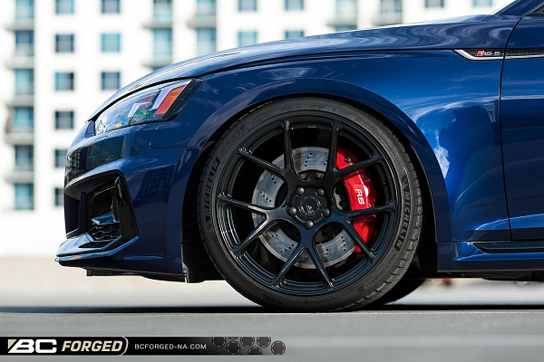 Фото дисков BC Forged RZ05 Черный глянец на Audi A/S/RS 5 (F5)