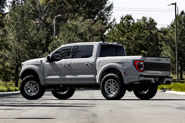 Фото дисков HRE P161SC Глянцевый лак на Ford F-150 XIV