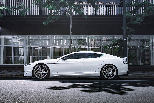 Фото дисков Brixton Forged VL4 Глянцевый лак на Aston Martin Rapide 2