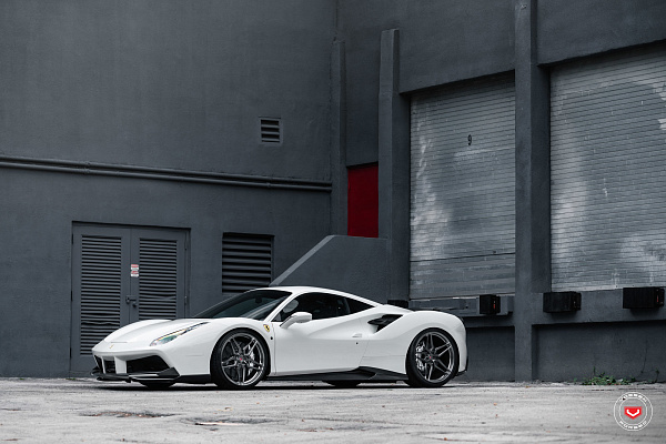Фото дисков Vossen M-X1 Глянцевый темный лак на Ferrari 488