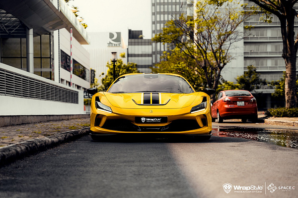 Фото дисков Brixton Forged PF2 Черный сатин на Ferrari F8