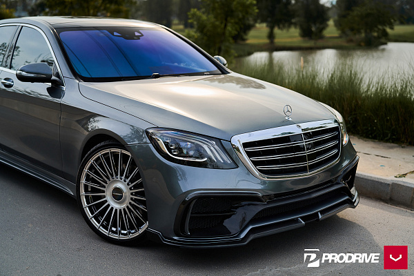 Фото дисков Vossen HF-8 Глянцевый лак на Mercedes-Benz S-Class (W222, C217)
