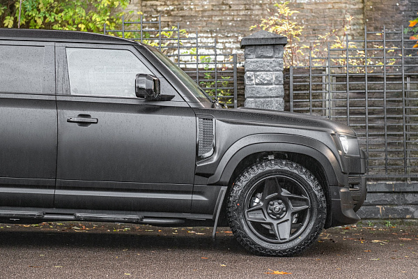 Land Rover Defender II