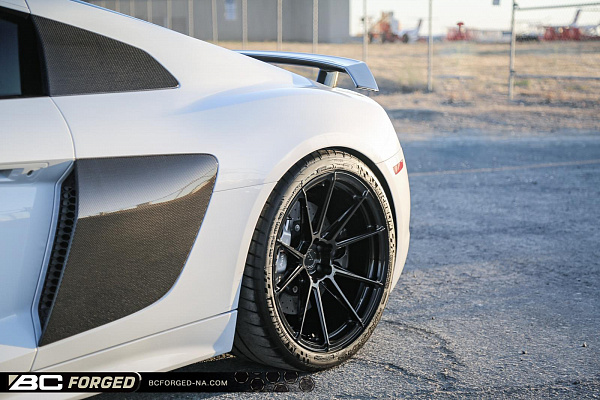 Фото дисков BC Forged EH182 Черный глянец на Audi R8 (4S)