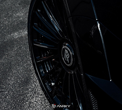 Фото дисков Anrky RF-282 на Rolls-Royce Cullinan