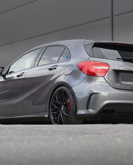 Фото дисков B17 Черный сатин на Mercedes-Benz A-Class (W176)