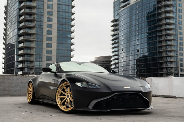 Фото дисков Brixton Forged R11-R Глянцевая шампань на Aston Martin Vantage 4
