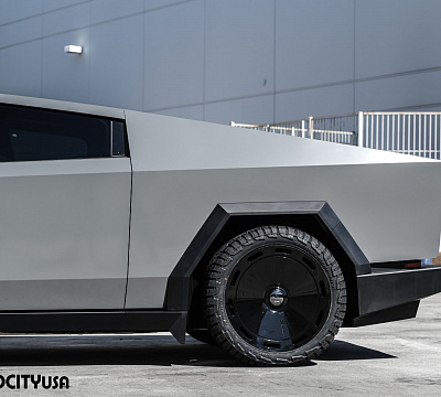 Фото дисков Giovanna Amur на Tesla Cybertruck