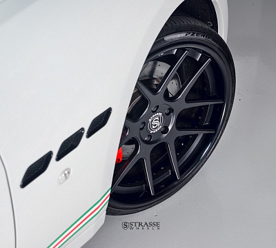 Фото дисков Strasse Wheels SM5 Deep Concave на Maserati GranTurismo I