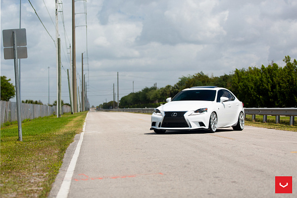 Фото дисков Vossen VFS-6 Серебро на Lexus IS II