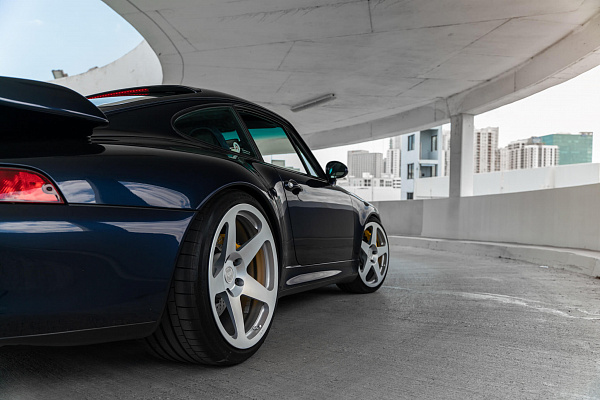 Фото дисков HRE 305M Сатиновый лак на Porsche 911 IV