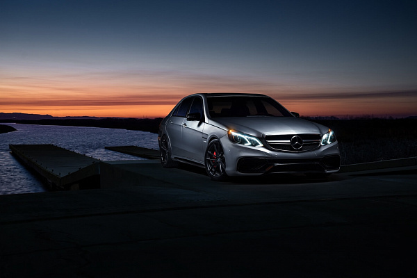 Фото дисков HRE P104 Черный сатин на Mercedes-Benz E-Class (W212, S212, C207)