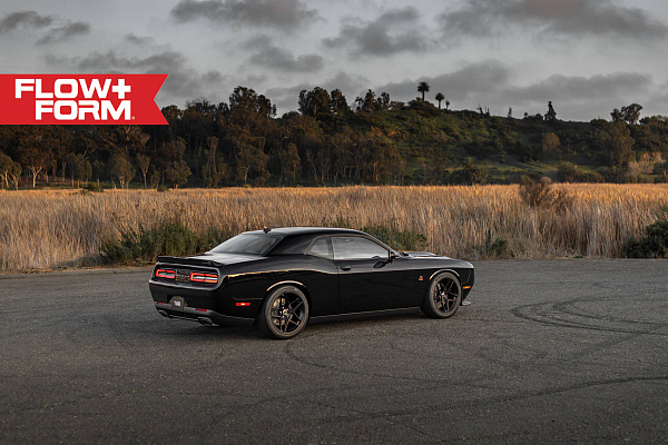 Фото дисков HRE FF11 Черный сатин на Dodge Challenger III