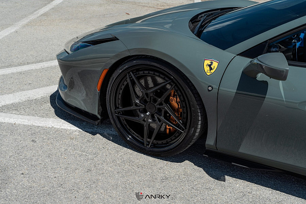 Фото дисков Anrky S3-X3 Черный глянец на Ferrari F8