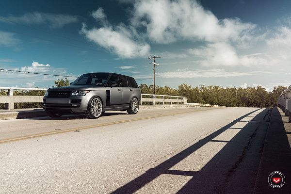 Фото дисков Vossen S17-01 Глянцевый тонированный лак на Land Rover Range Rover IV
