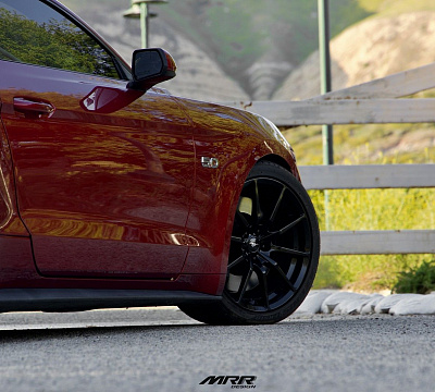 Фото дисков MRR M350 на Ford Mustang VI