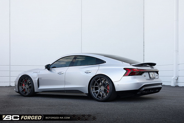 Фото дисков BC Forged HCA165 Матовый графит на Audi E-tron GT