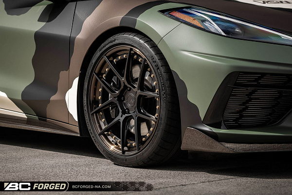 Фото дисков BC Forged HCA381 Черный матовый на Chevrolet Corvette C8