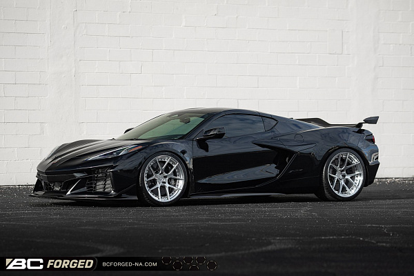 Фото дисков BC Forged HCS02 Полированный лак на Chevrolet Corvette C8