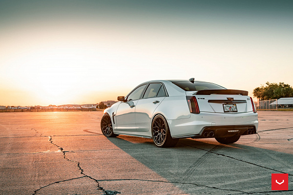 Фото дисков Vossen HF-2 Черный глянец на Cadillac CTS II