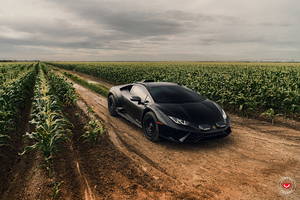 Фото дисков Vossen LC3-13T Черный глянец на Lamborghini Huracan
