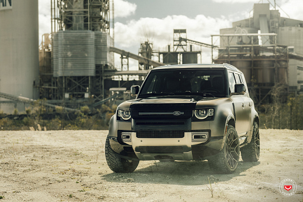 Фото дисков Vossen UV-4 Черный сатин на Land Rover Defender II
