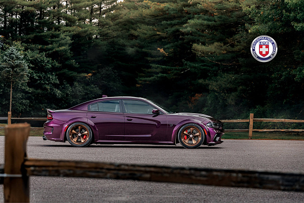 Фото дисков HRE 105 Глянцевая темная медь на Dodge Charger VII