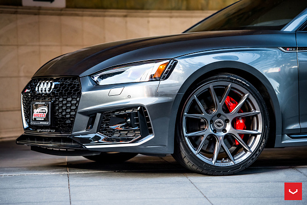 Фото дисков Vossen VFS-6 Глянцевый графит на Audi A/S/RS 5 (F5)