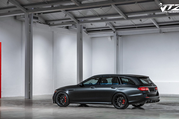 Фото дисков Anrky AN10 Черный сатин на Mercedes-Benz E-Class (W213, S213, C238)