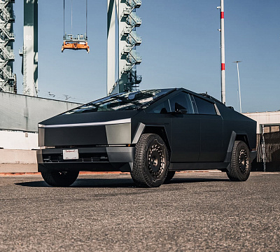 Фото дисков Brixton Forged TR09 AERO1 на Tesla Cybertruck