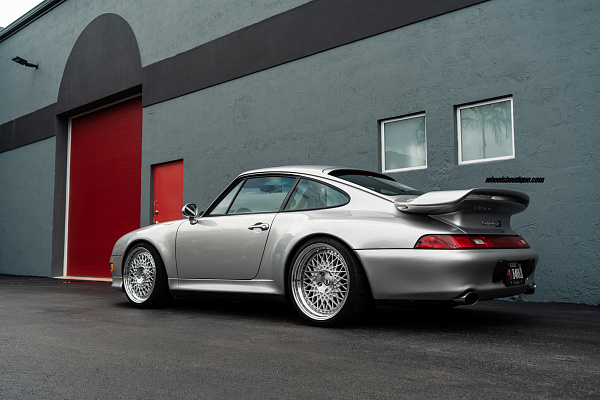 Фото дисков HRE 501 Глянцевый лак на Porsche 911 IV