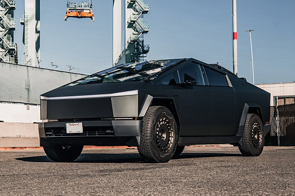 Фото дисков Brixton Forged TR09 AERO1 Другой цвет на Tesla Cybertruck