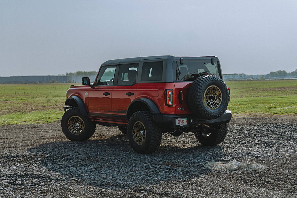 Фото дисков HRE FT1 Сатиновое темное золото на Ford Bronco