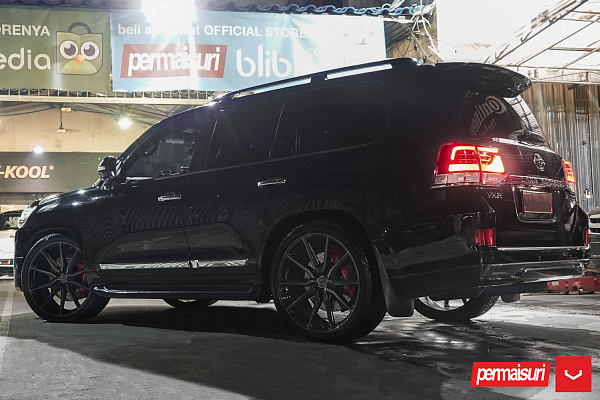 Фото дисков Vossen HF-3 Алмазная проточка на Toyota Land Cruiser 200