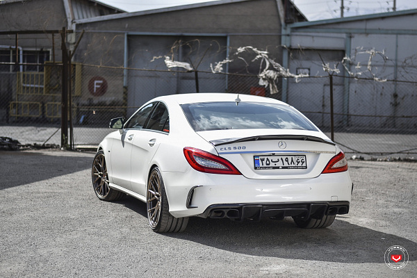 Фото дисков Vossen M-X3 Глянцевая шампань на Mercedes-Benz CLS (C218)