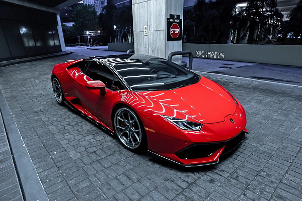 Фото дисков Strasse Wheels SM5R Deep Concave FS Сатиновый темный лак на Lamborghini Huracan