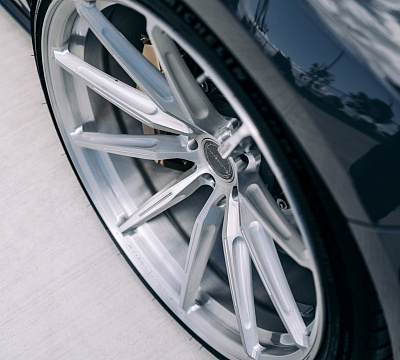 Фото дисков Brixton Forged R11-R на BMW 8/M8