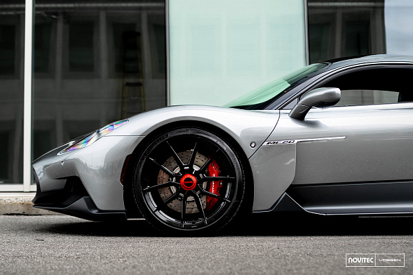 Фото дисков NOVITEC NF10 Черный глянец на Maserati MC20