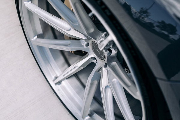 Фото дисков Brixton Forged R11-R Глянцевый лак на BMW 8/M8