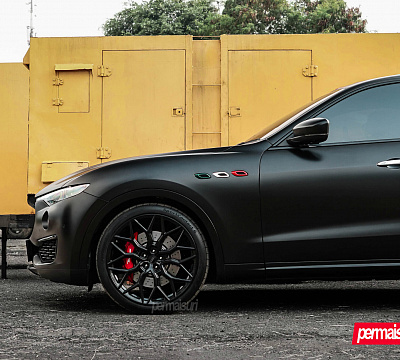 Фото дисков Vossen HF-2 на Maserati Levante