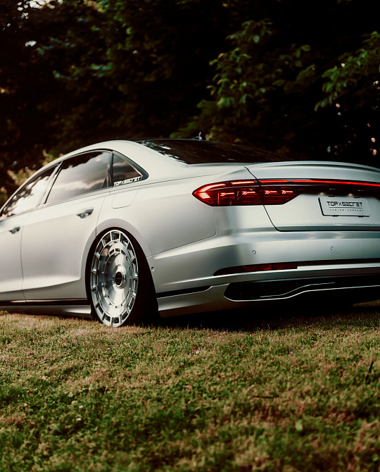 Фото дисков HF-9 Глянцевый лак на Audi A/S 8 (D5)