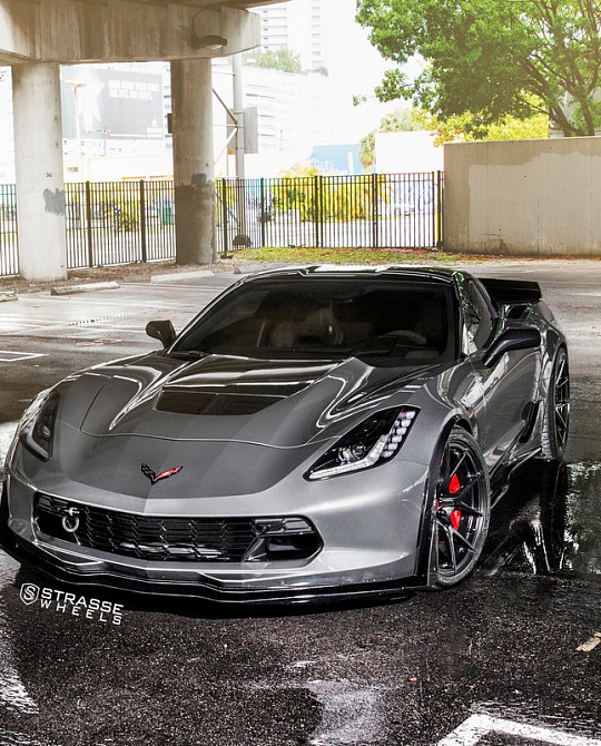 Фото дисков SM5R Deep Concave Monoblock Черный глянец на Chevrolet Corvette C7